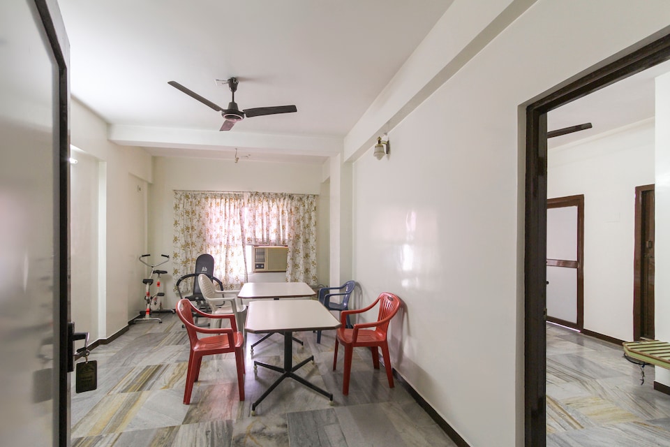 SPOT ON 46464 Devaa Hotel, Railway Station Coimbatore, Coimbatore