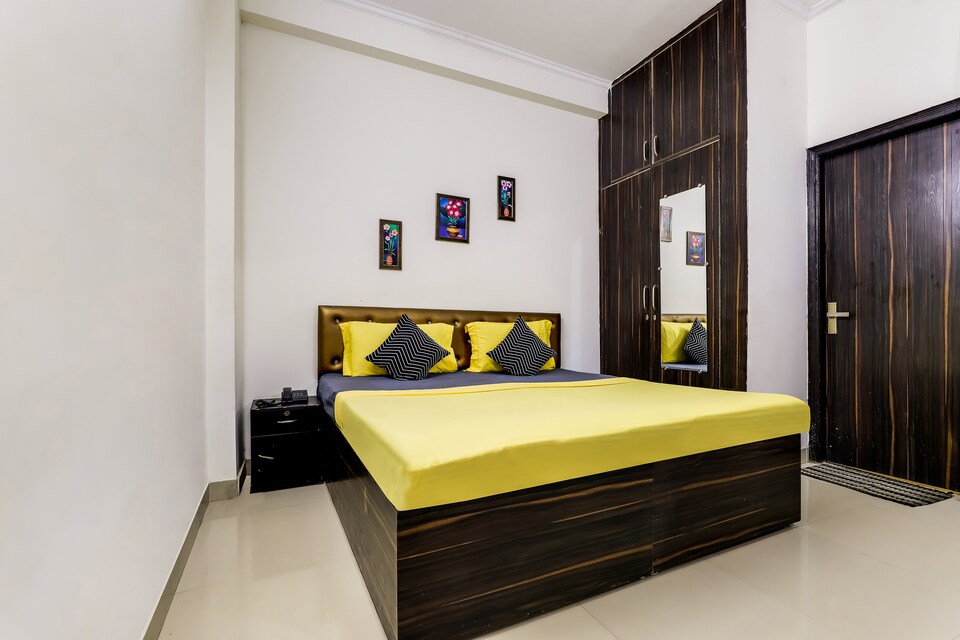 OYO LIFE NOD684 Nr Amity University, Noida City, Noida