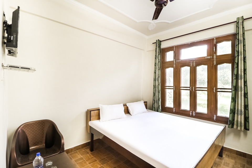 SPOT ON 46479 Chauhan Home Stay, Nahan, Nahan