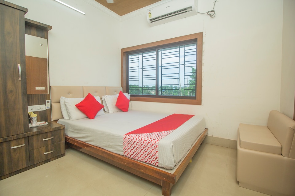 OYO 46482 Hotel Queen, Islampur, Siliguri