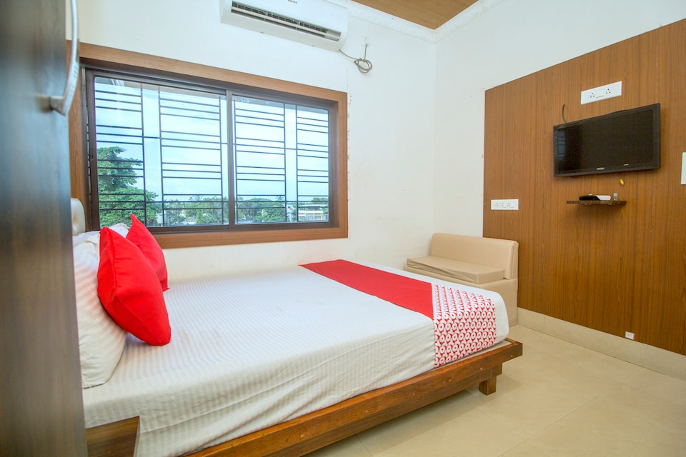 OYO 46482 Hotel Queen, Islampur, Siliguri