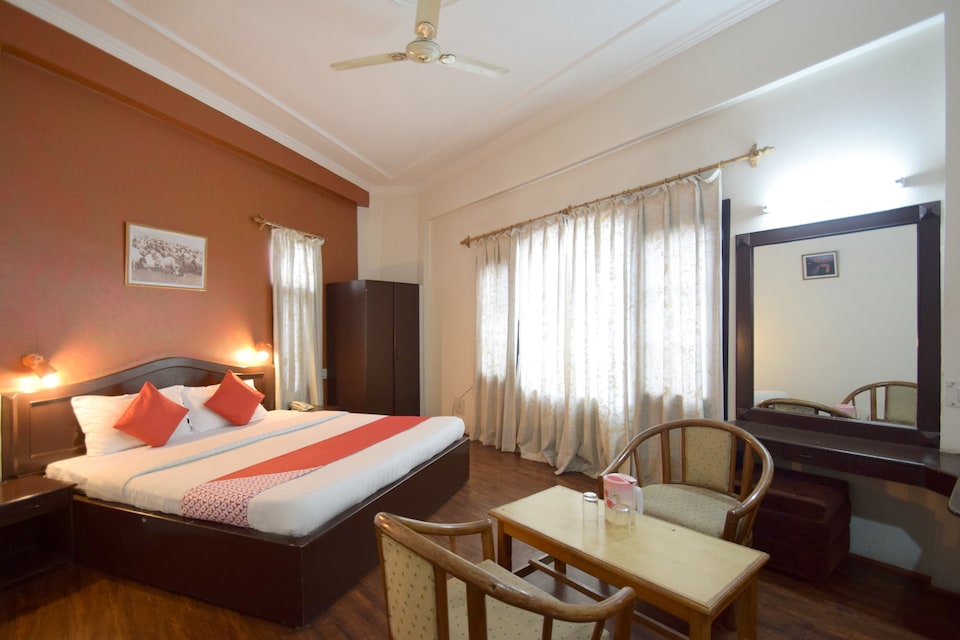 OYO 4642 Hotel Nishat View, Nishat Srinagar, Srinagar