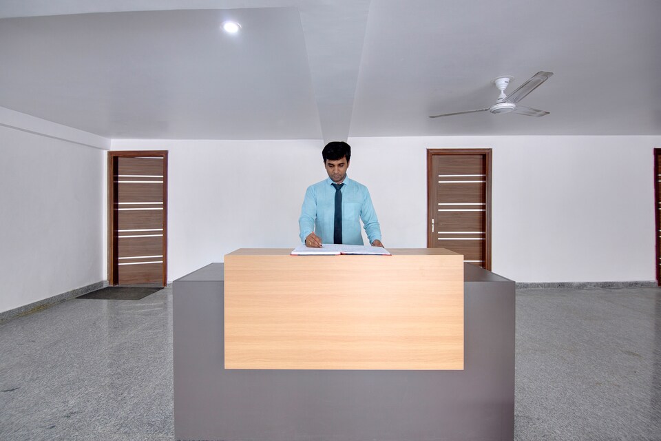 OYO Elegant Studio Sector 27 Near Appu Ghar, Golf Course Road, Gurgaon