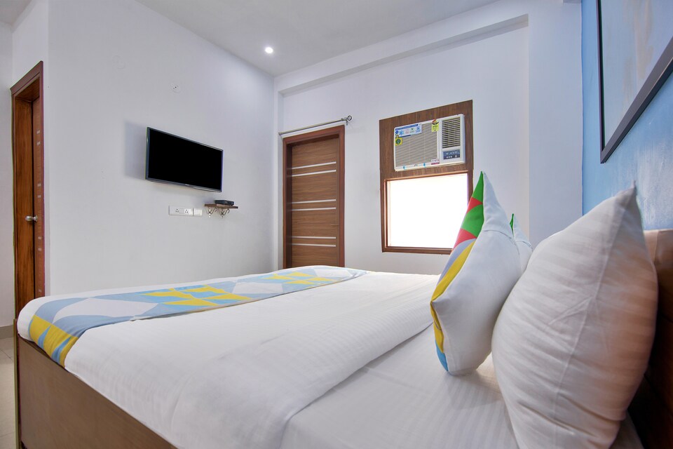 OYO Elegant Studio Sector 27 Near Appu Ghar, Golf Course Road, Gurgaon