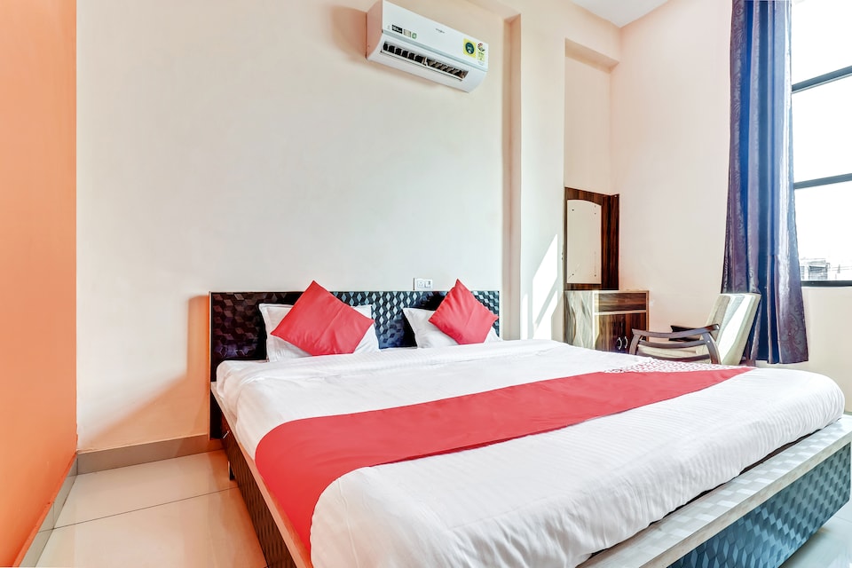 OYO 46501 Hotel Red Moon, Chirawa, Jhunjhunu