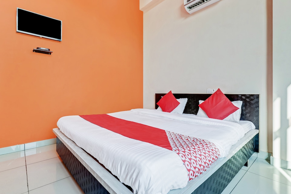 OYO 46501 Hotel Red Moon, Chirawa, Jhunjhunu