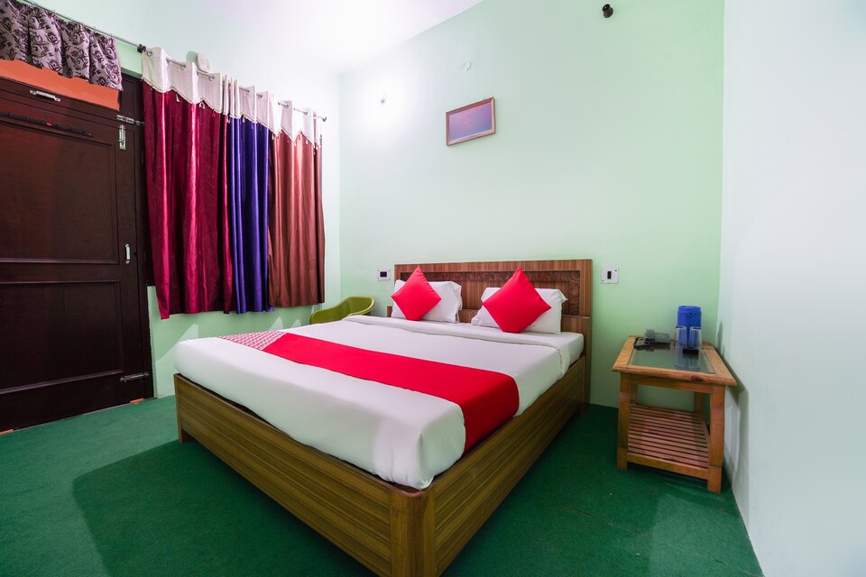 OYO 46511 Hotel Negi Lodge, Kausani, Kausani