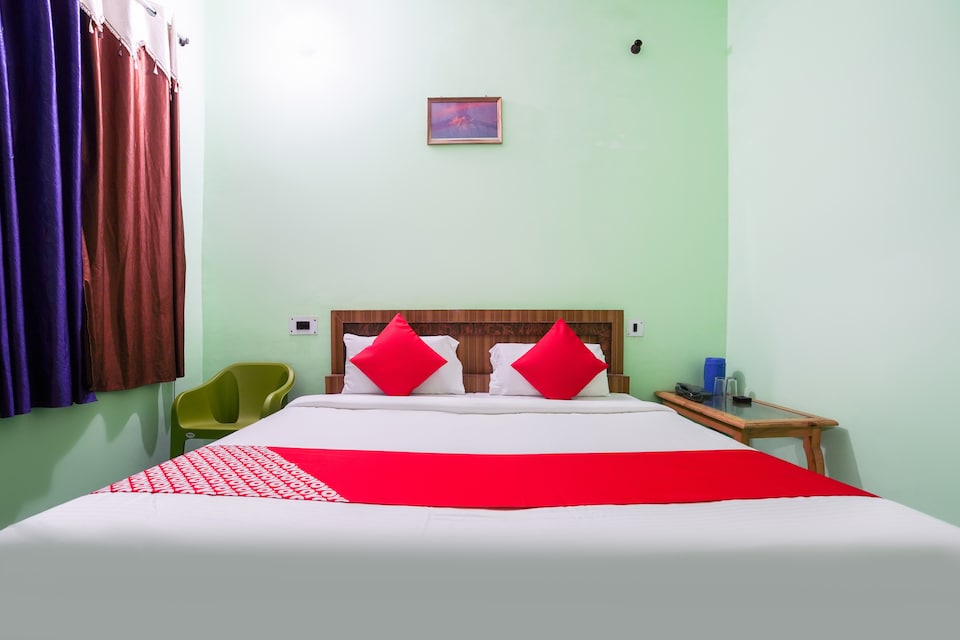 OYO 46511 Hotel Negi Lodge, Kausani, Kausani