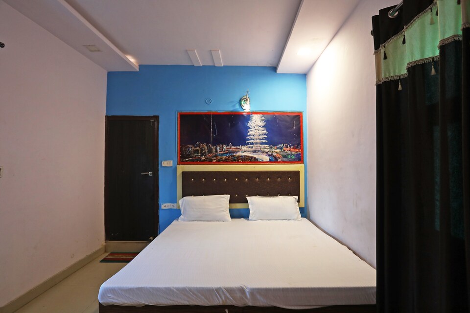 SPOT ON 46526 Hotel Rest House, Taj East Gate Road Agra, Agra