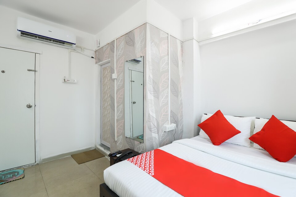 OYO 46531 Hotel Corporate Inn, Textile Market Surat, Surat