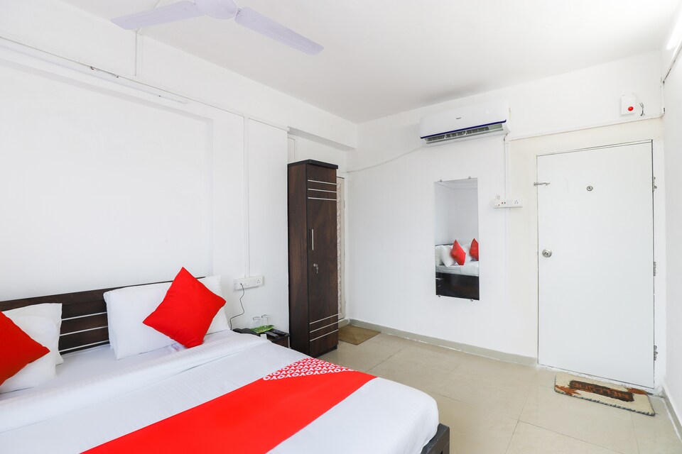 OYO 46531 Hotel Corporate Inn, Textile Market Surat, Surat