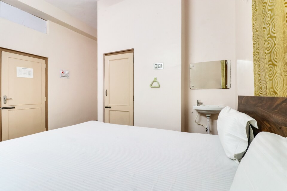 SPOT ON 46554 Hotel Bhawani Palace , Behrampur, Behrampur