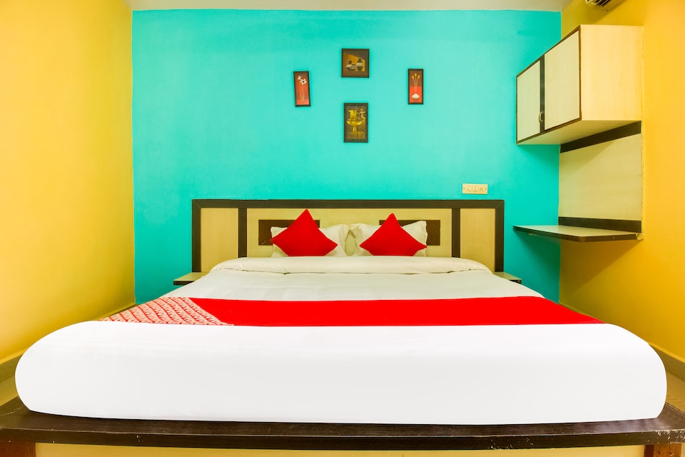 OYO 46557 Hotel Dolphin, Yadagirigutta, Nalgonda