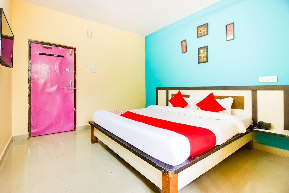 OYO 46557 Hotel Dolphin, Yadagirigutta, Nalgonda