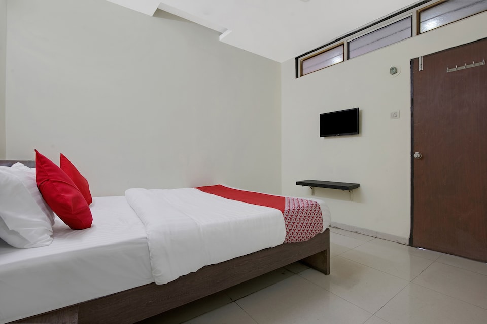 OYO 46566 Siddhi Vinayak Lodging, Kolhapur City, Kolhapur