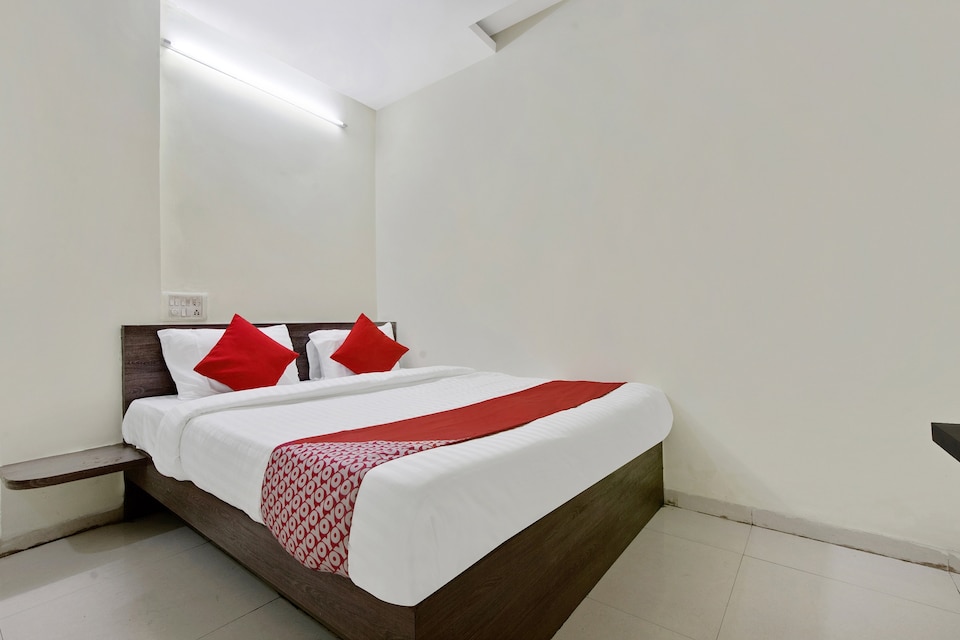OYO 46566 Siddhi Vinayak Lodging, Kolhapur City, Kolhapur