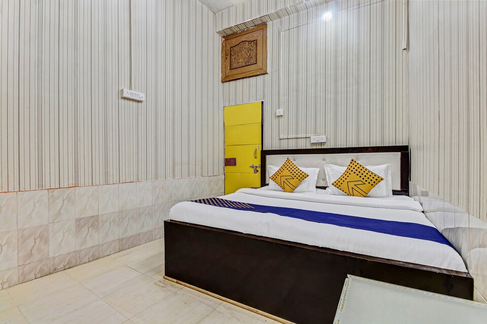 SPOT ON 46585 Baba Hotel And Lodge, Gangapur City, Karauli