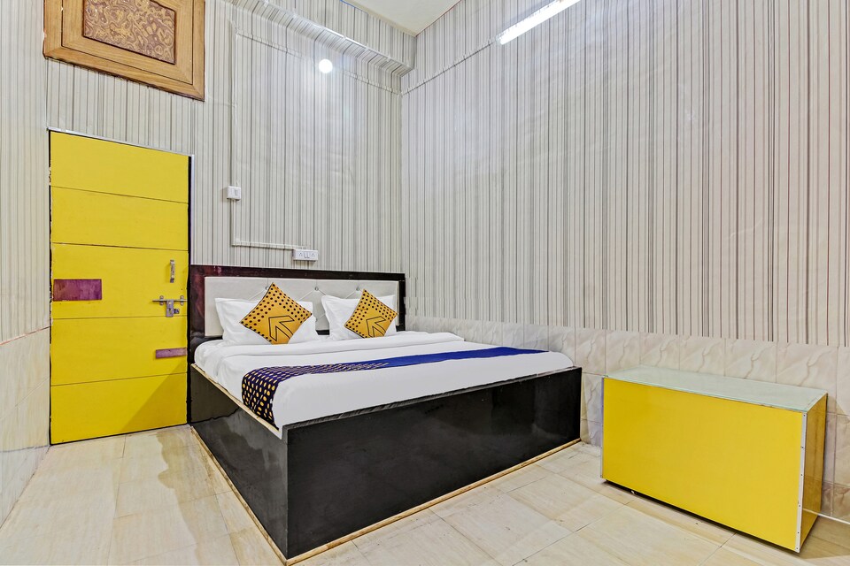 SPOT ON 46585 Baba Hotel And Lodge, Gangapur City, Karauli