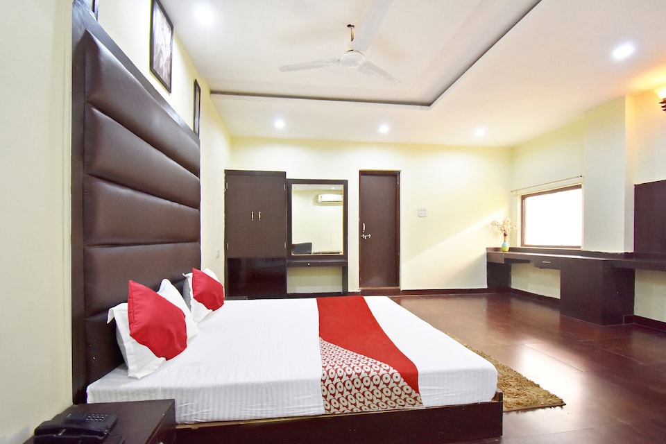 OYO 46589 Hotel Shivam Paradise, Shivpuri, Shivpuri