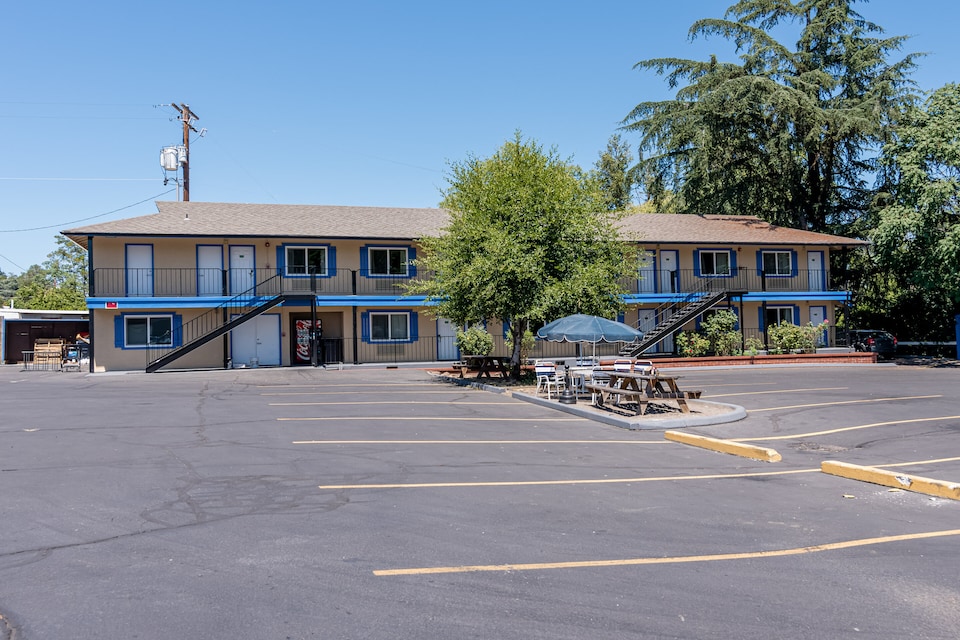 OYO Hotel Medford North OR, C97501, Medford OR