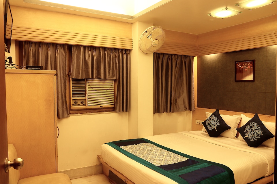 OYO 4650 Near Sarat Bose Road, Bhawanipore Kolkata, Kolkata