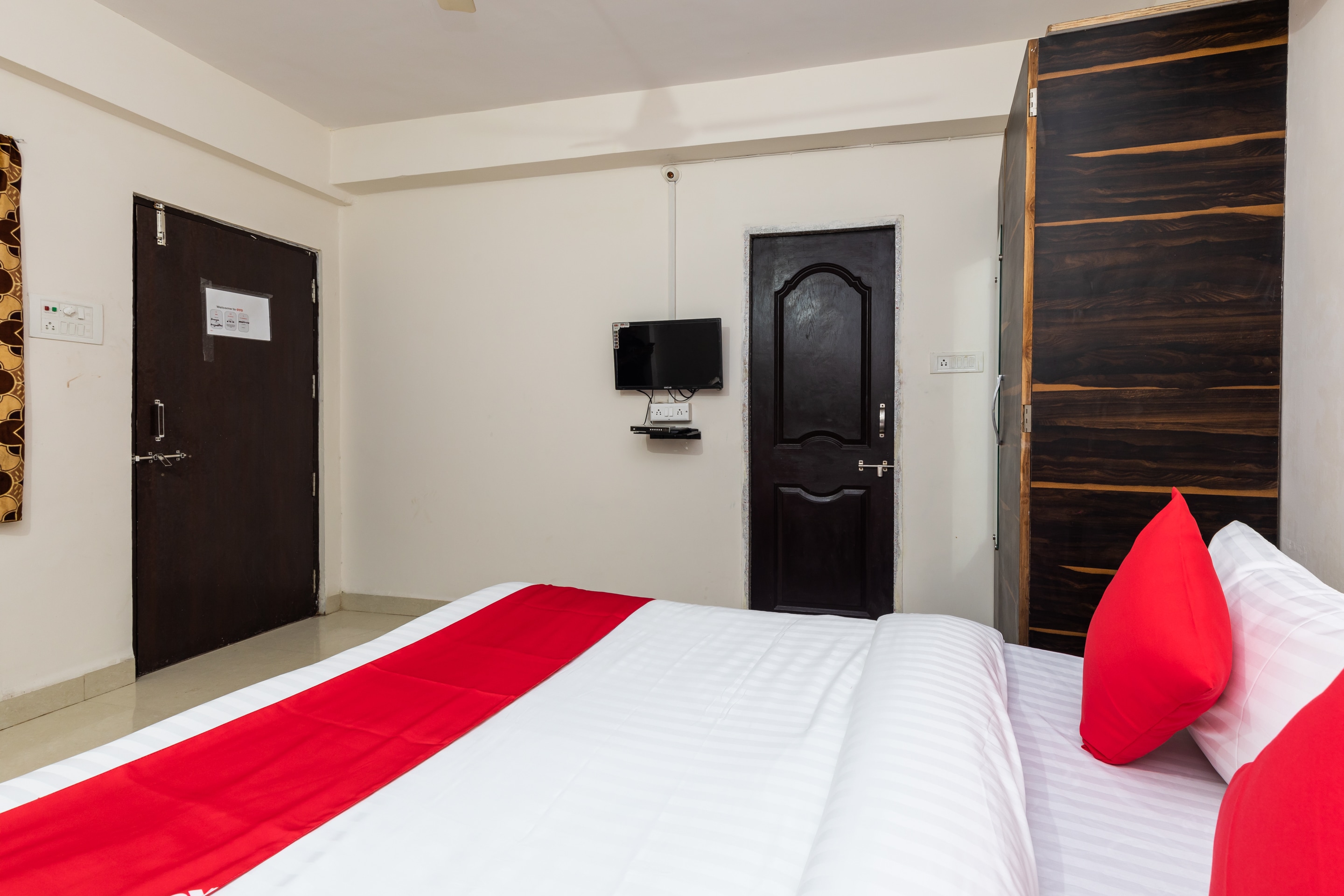 Hotel O 46618 Shri Ganga Marriage Garden, Flagship Indore, Book @ ₹792 ...