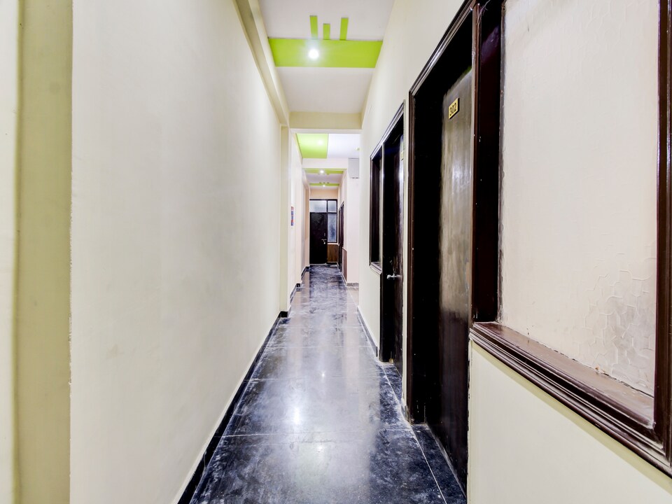 OYO 46629 Hotel Anmol Palace , Corporate Complex, Agra
