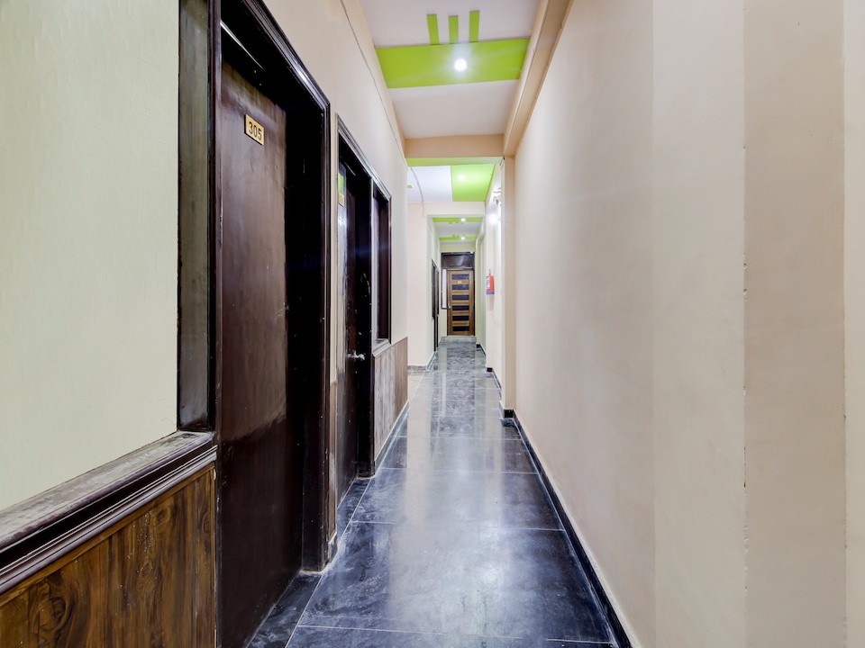 OYO 46629 Hotel Anmol Palace , Corporate Complex, Agra