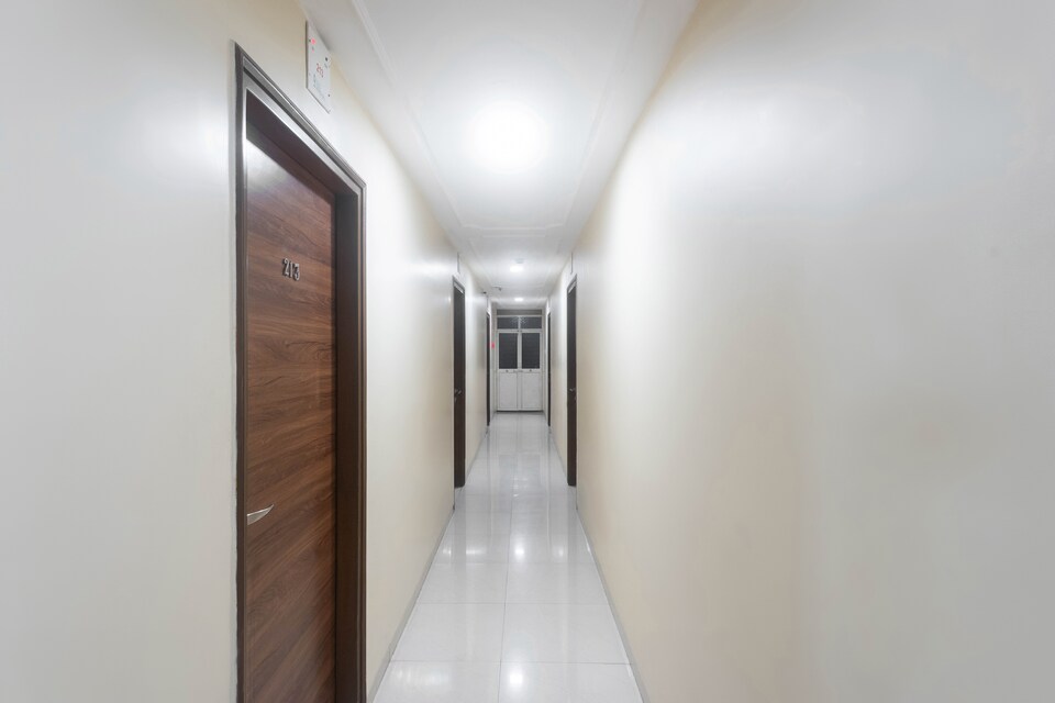 Capital O 46631 Hotel City Point , Mumbai Dadar-Worli-Parel, Mumbai