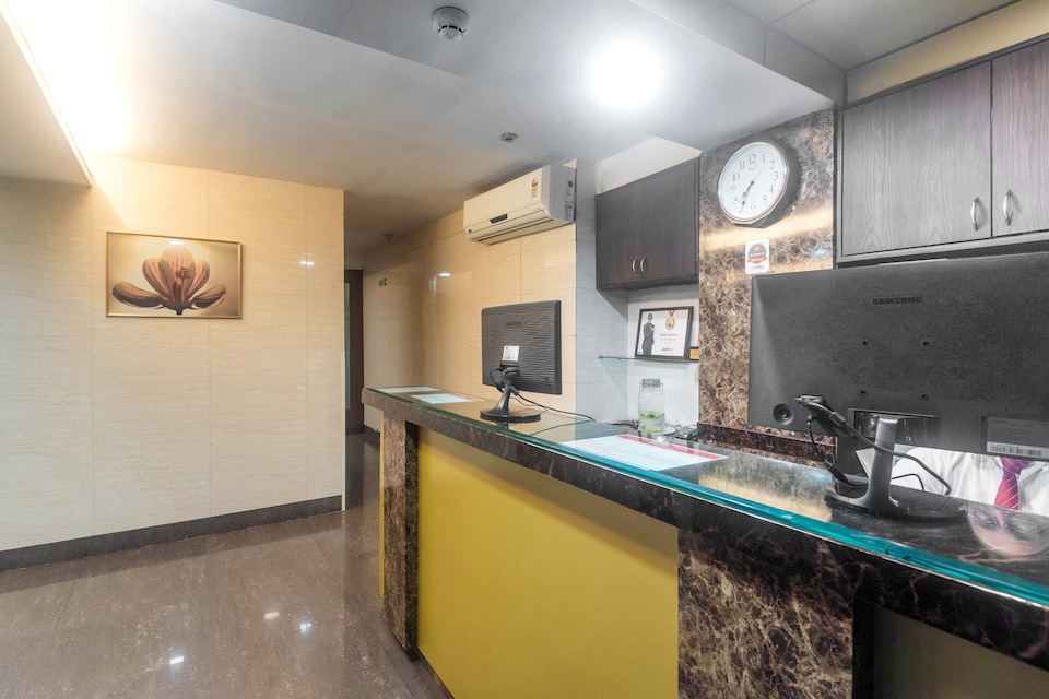 Capital O 46631 Hotel City Point , Mumbai Dadar-Worli-Parel, Mumbai
