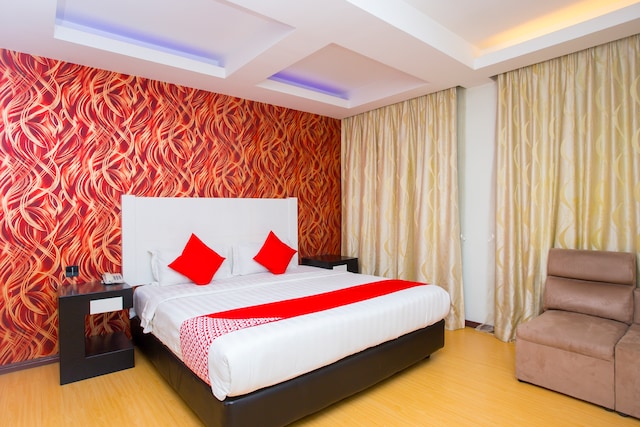 OYO 44037 King Park Hotel 