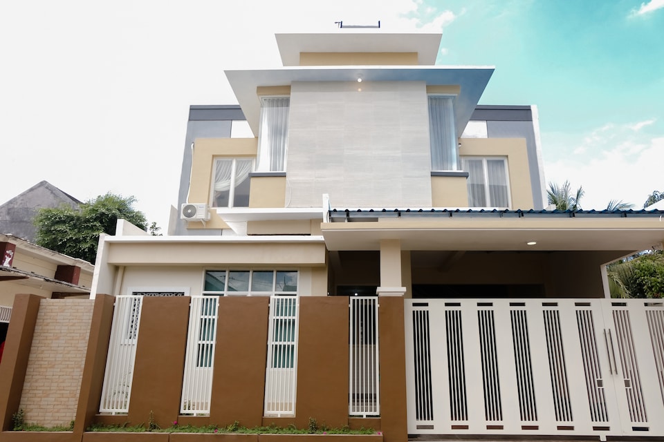 Hotel O Antosa Family Residence, Kabupaten Jember, Kabupaten Jember