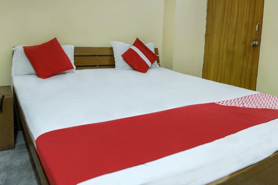 OYO 46660 Manjushree Club 10, Bailey Road, Patna