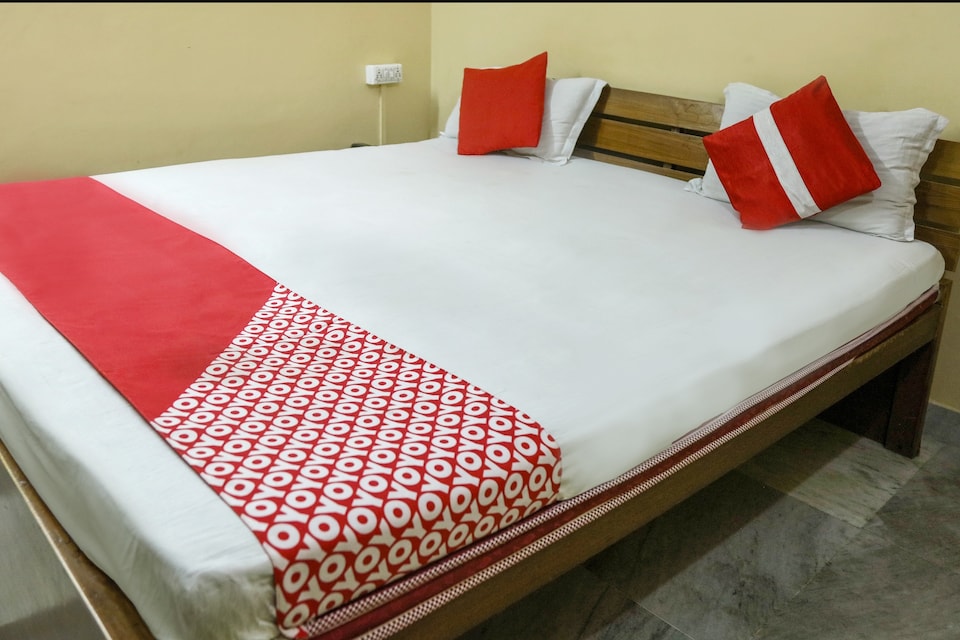 OYO 46660 Manjushree Club 10, Bailey Road, Patna
