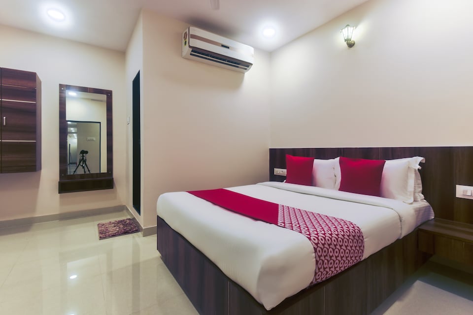Capital O 46662 Hotel Vijay Inn , Mumbai BCEC, Mumbai