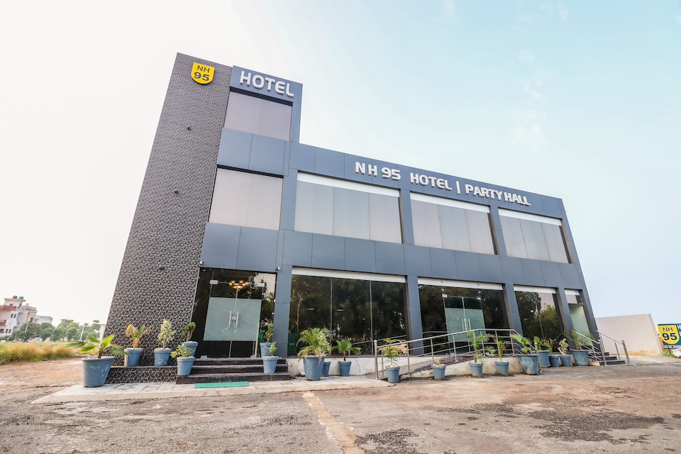 OYO 46675 Hotel NH 95, Kharar, Kharar