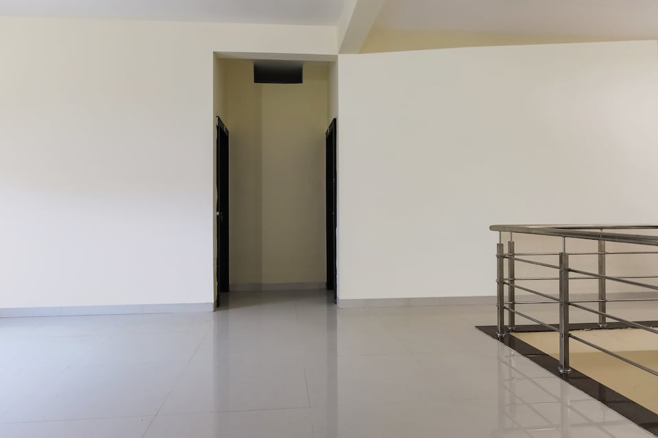 OYO 46692 Shree Yash Palace, Rau, Indore