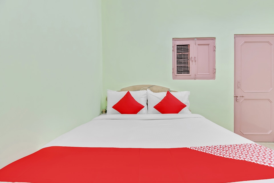 SPOT ON 46695 Red Tomato Palace, C Scheme Jaipur, Jaipur