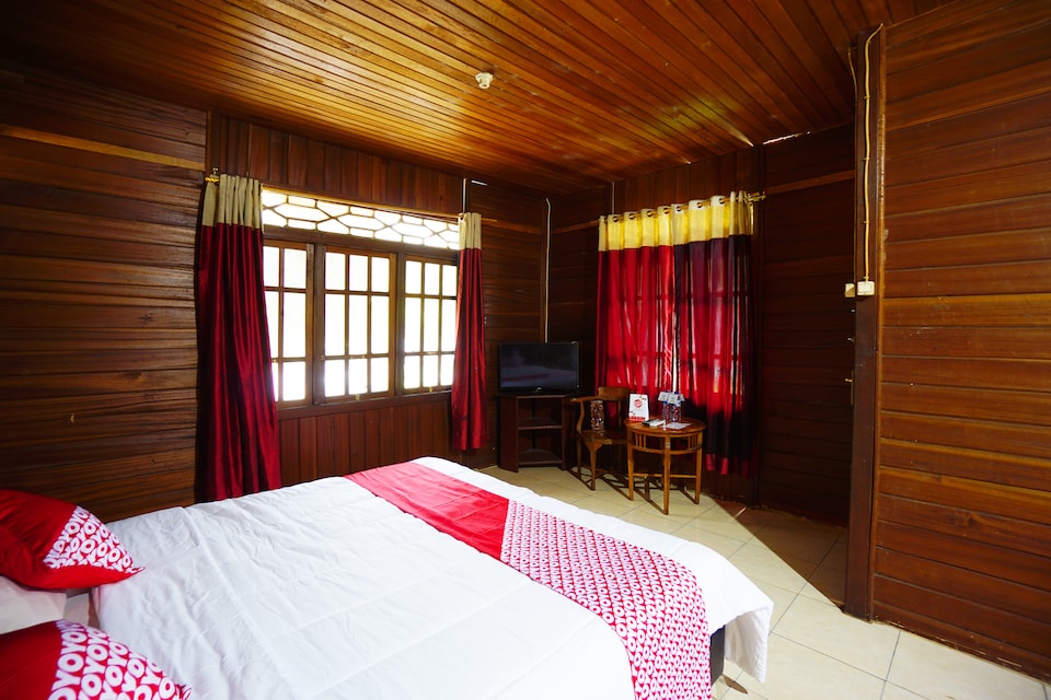 OYO 1254 Golden Lake Resort, Teling, Manado