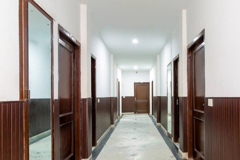 Collection O 46706 Hotel Midway, Kharar, खरड़