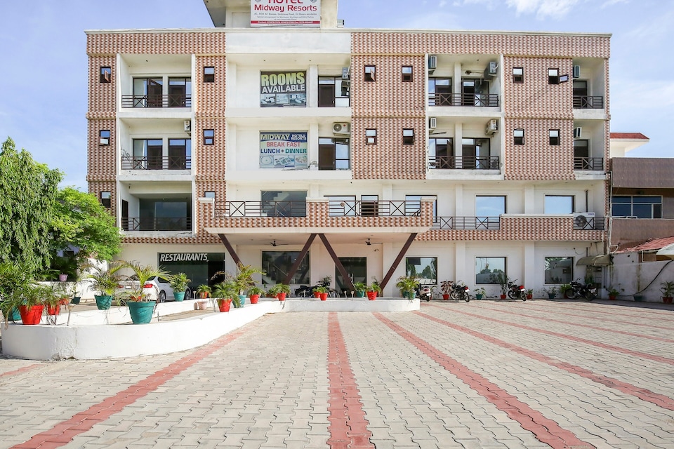 Collection O 46706 Hotel Midway, Kharar, खरड़