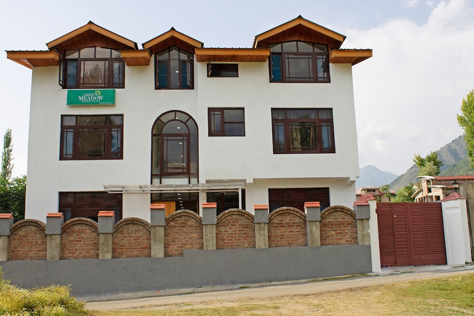 OYO 46708 Green Meadows Home Stay, Nishat Srinagar, Srinagar