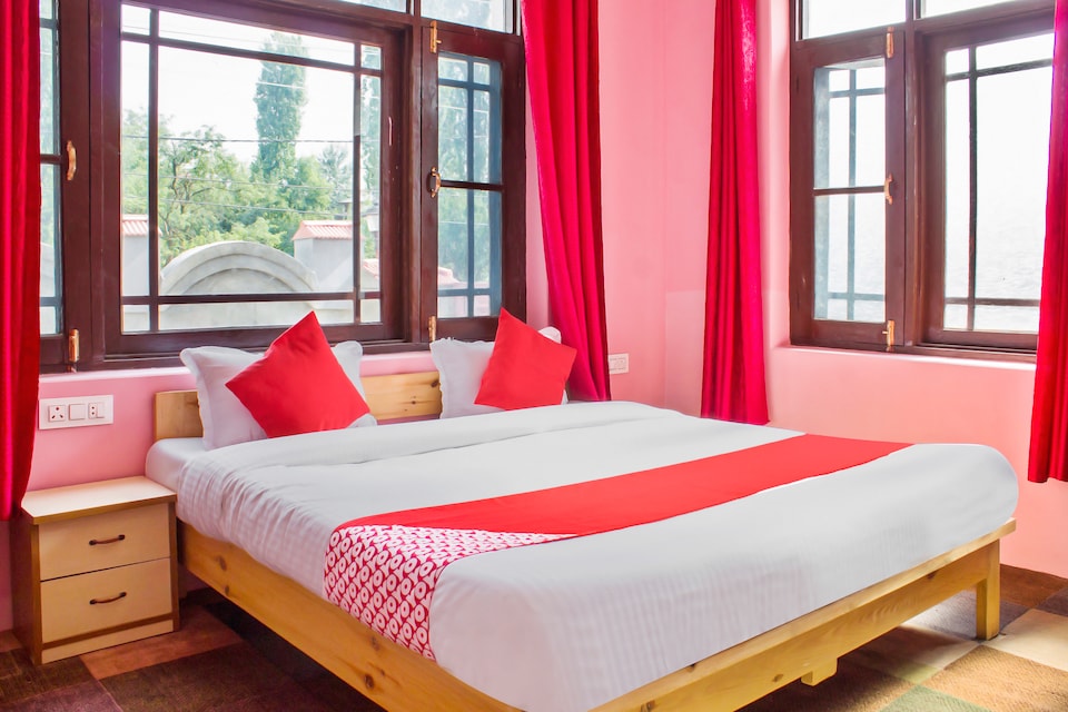 OYO 46708 Green Meadows Home Stay, Nishat Srinagar, Srinagar