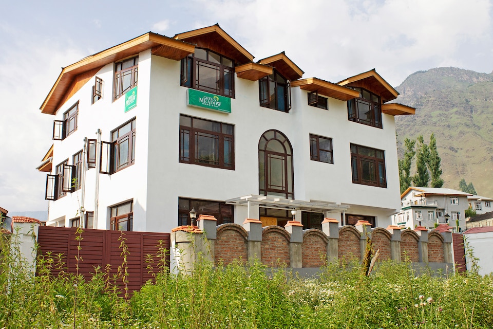 OYO 46708 Green Meadows Home Stay, Nishat Srinagar, Srinagar