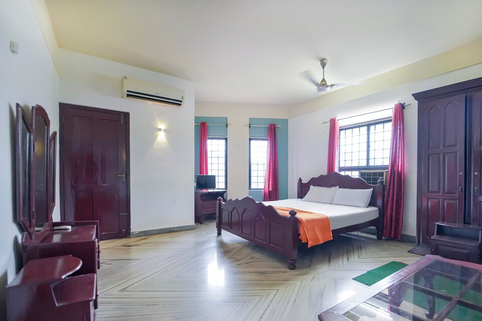 SPOT ON 46714 Alakkal Residency, Thalassery Calicut, Calicut