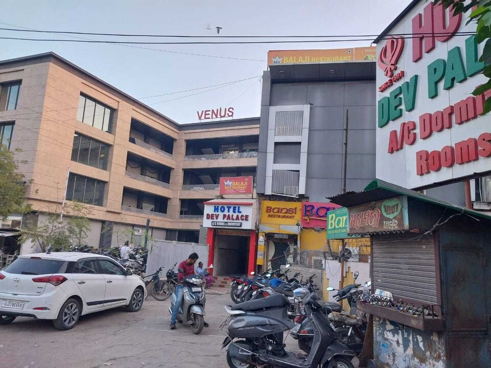Collection O Hotel Dev Palace, Ahmedabad Railway Station, Ahmedabad