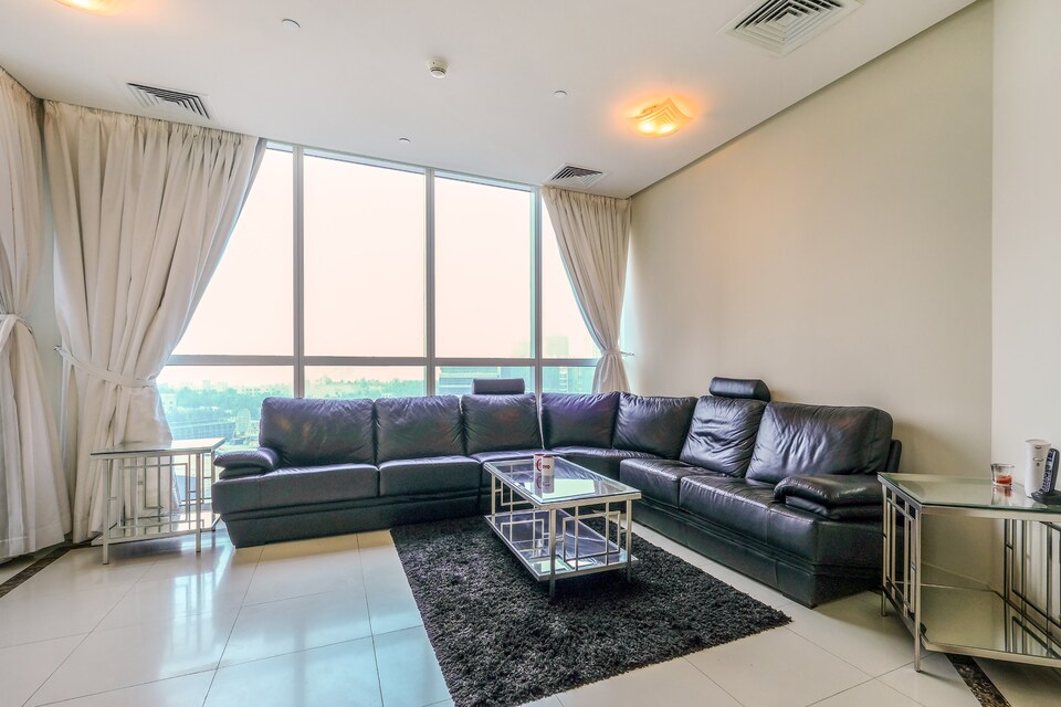 OYO 228 Home 23 Marina Tower 801 3bhk GF, Dubai Marina, Dubai