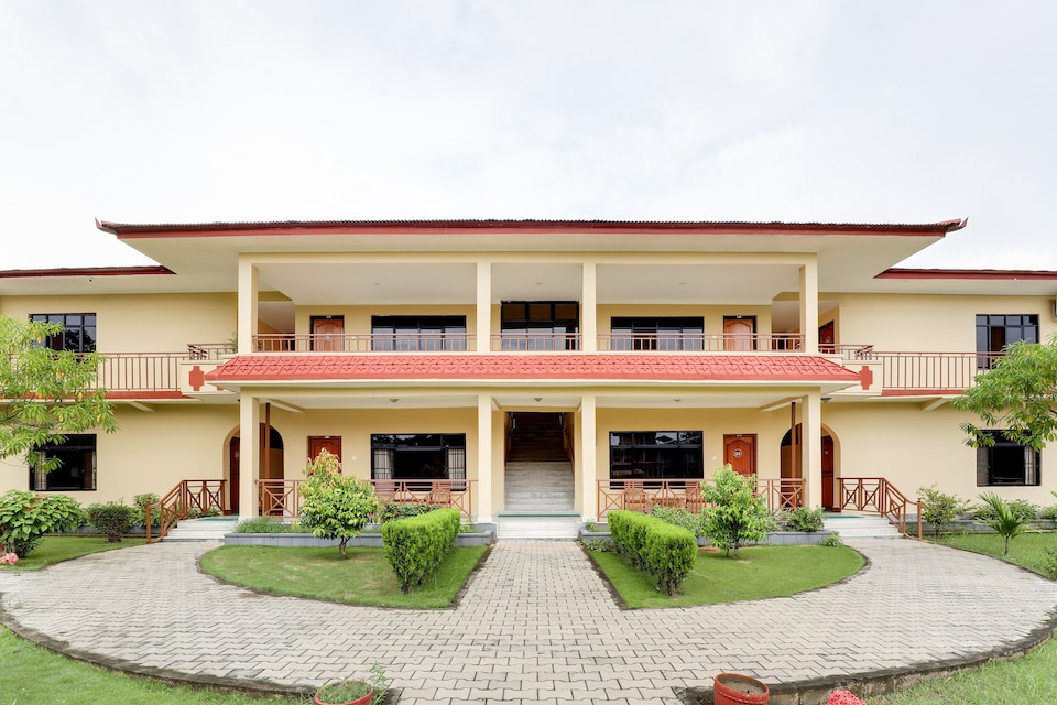 Capital O 519 Hotel Wildlife Camp, Sauraha, Chitwan