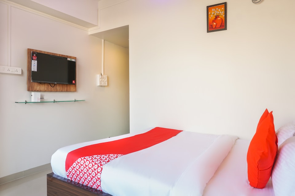 Hotel O Nitya Executive, Handewadi, Pune