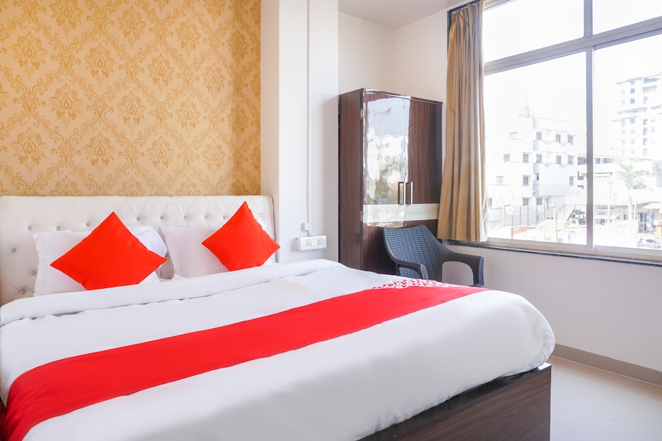 Hotel O Nitya Executive, Handewadi, Pune